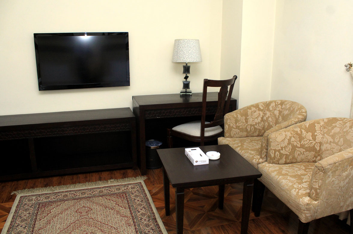 Deluxe-Rooms-Accommodation-Business-Hotel-Ramada-Islamabad