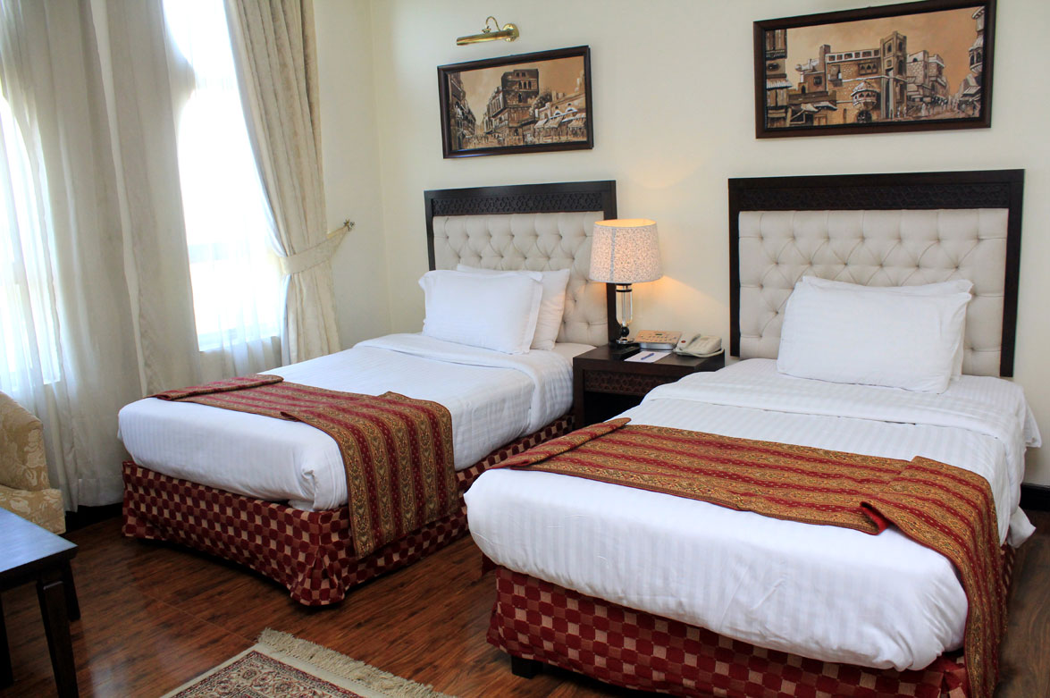 Deluxe-Rooms-Accommodation-Twin-Rooms-Business-Hotel-Ramada-Islamabad