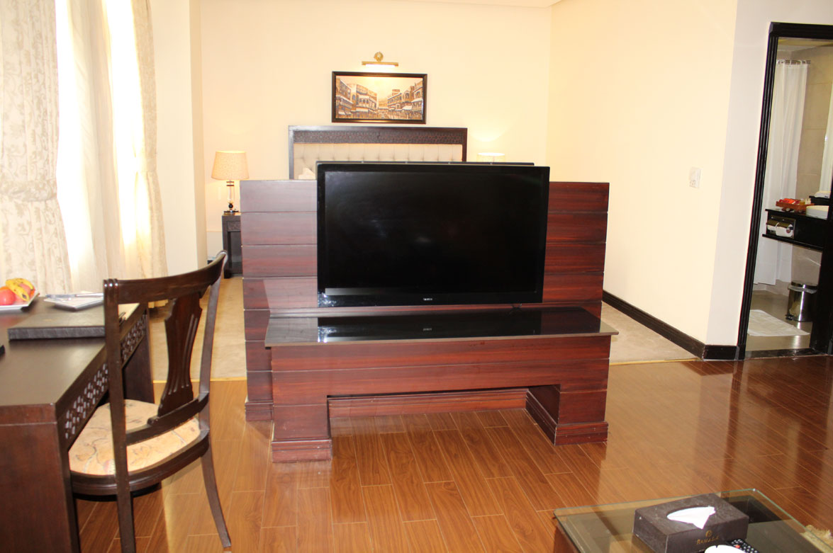 Deluxe-Suite-Accommodation-Islamabad-Business-Hotel-4