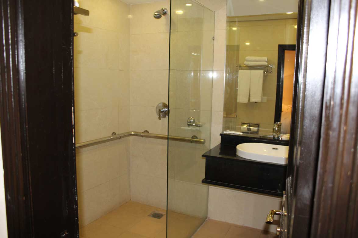 Disabled-friendly-hotel-Room-Ramada-Islamabad-3